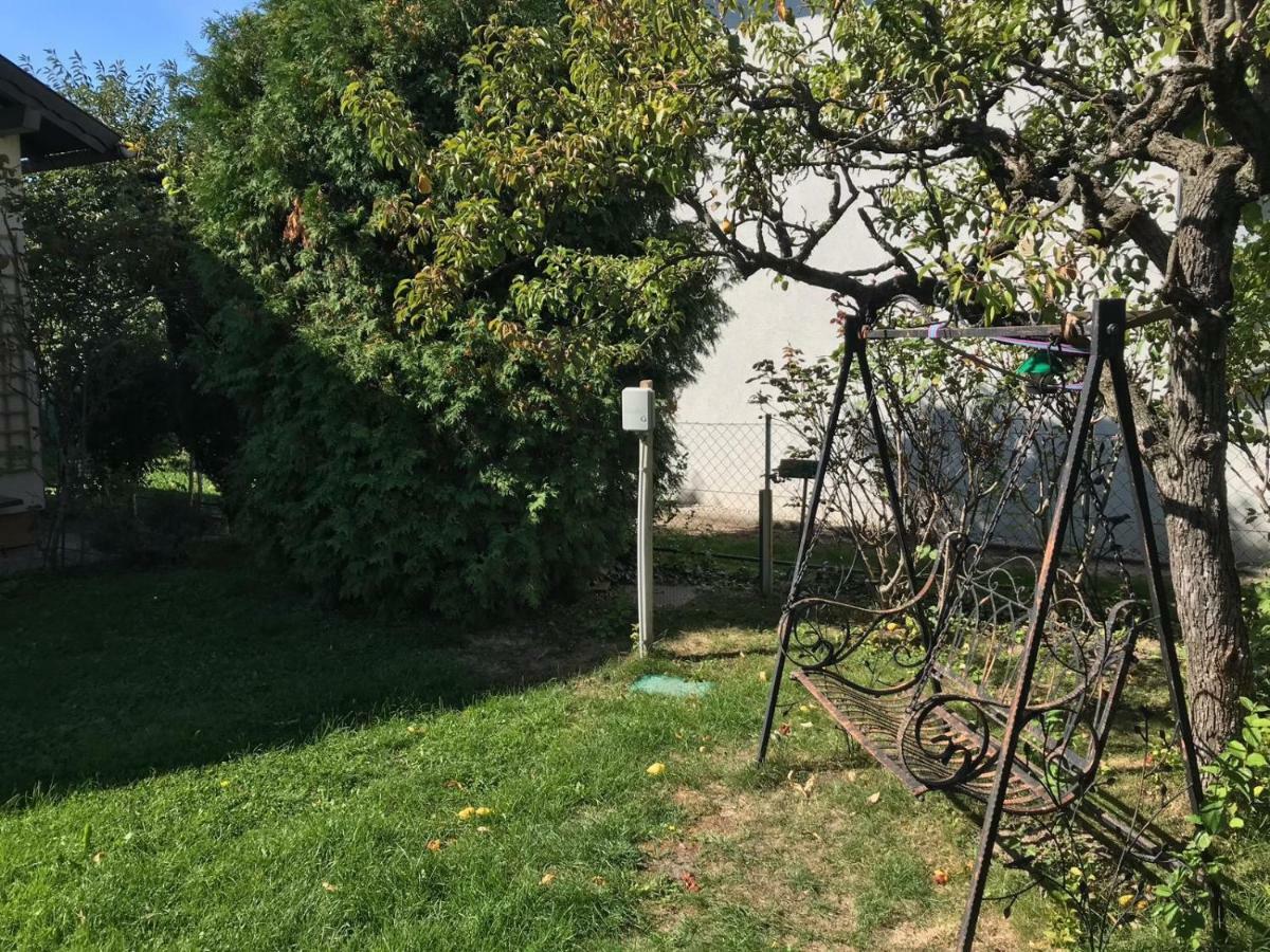 Apartament Garden House With Parking Lot *